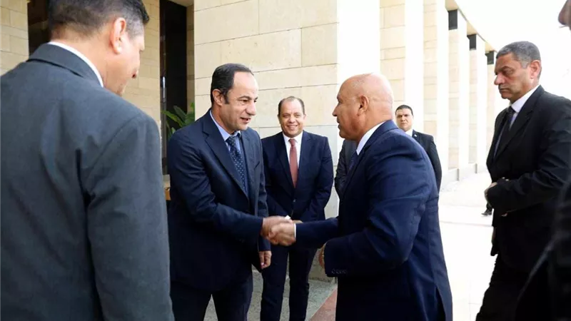 كامل الوزير: تصديق فوري لإعادة تشغيل ومساعدة المصانع المتعثرة