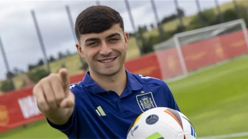 بيدرى : ما يفعله مدافع المانيا مع اللاعبين 