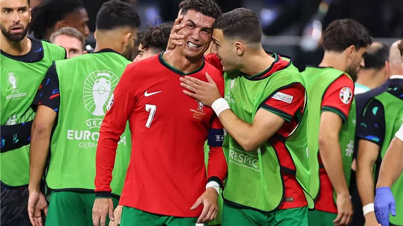 رونالدو يطالب الجماهير بدعمه قبل موقعة فرنسا فى يورو 2024 - صورة