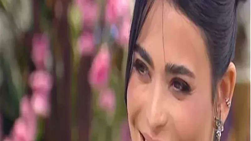 أسماء جلال تحسم حقيقة ارتباطها برجل الأعمال أحمد أبو هشيمة