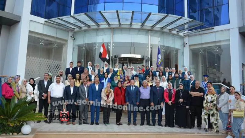 رئيس جامعة دمياط يشهد 