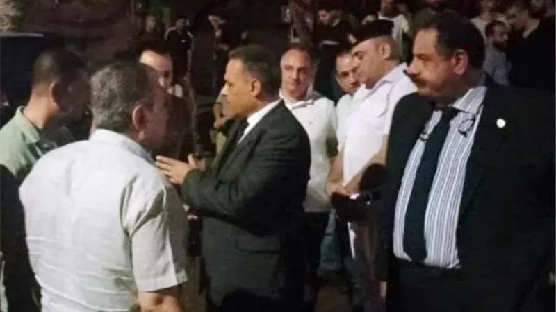 محافظ الشرقية ومدير الامن يشرفان على إصلاح خط مياه شرب رئيسى