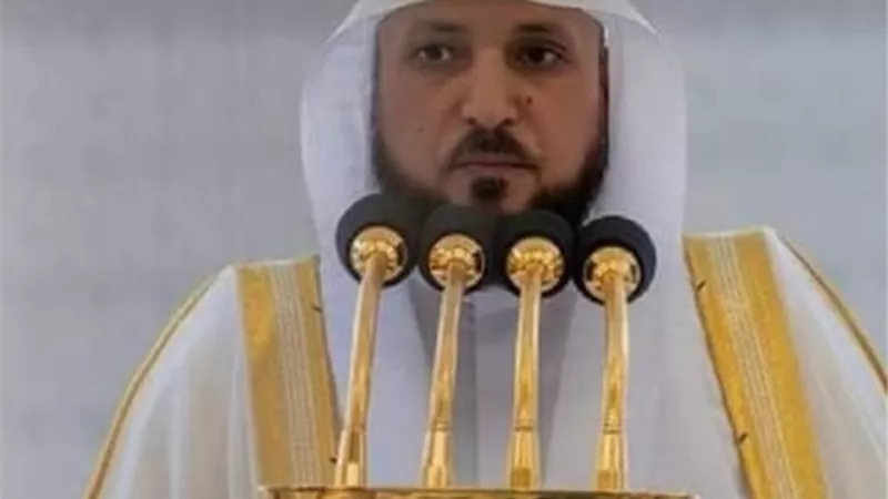 خطيب المسجد الحرام : العاقل اللبيب مَنْ جعل على لسانه رقيبا