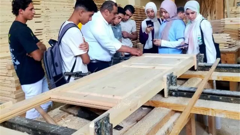 طلاب الصناعات الخشبية بجامعة طيبة يبدءون التدريبات الصيفية