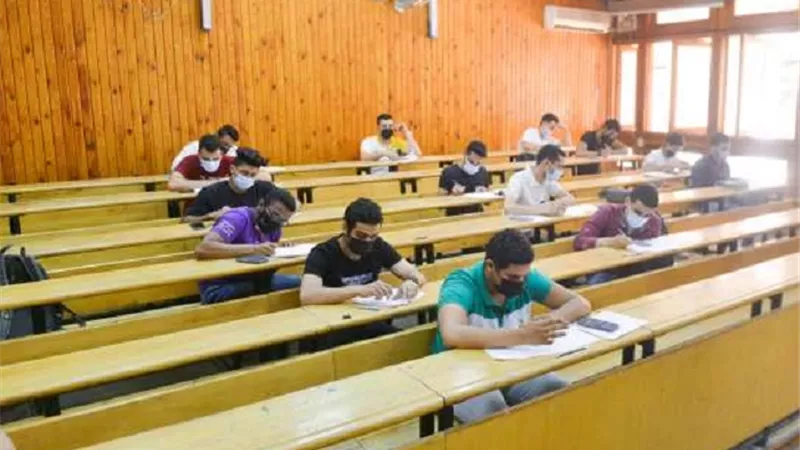 دراسة تكشف عن صلة بين قاعات الامتحانات والنتائج الضعيفة للطلاب