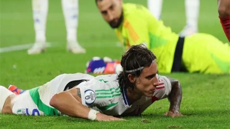 أرسنال يطلب ضم كالافيورى مدافع بولونيا