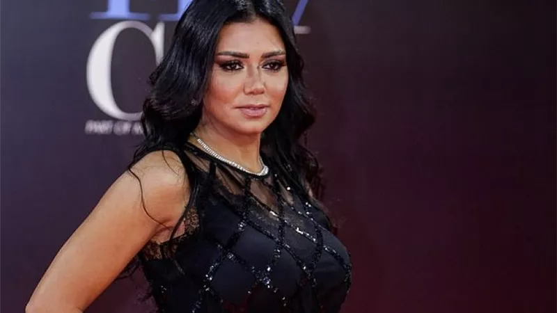 رانيا يوسف تنعى فاروق الفيشاوي بكلمات مبكية