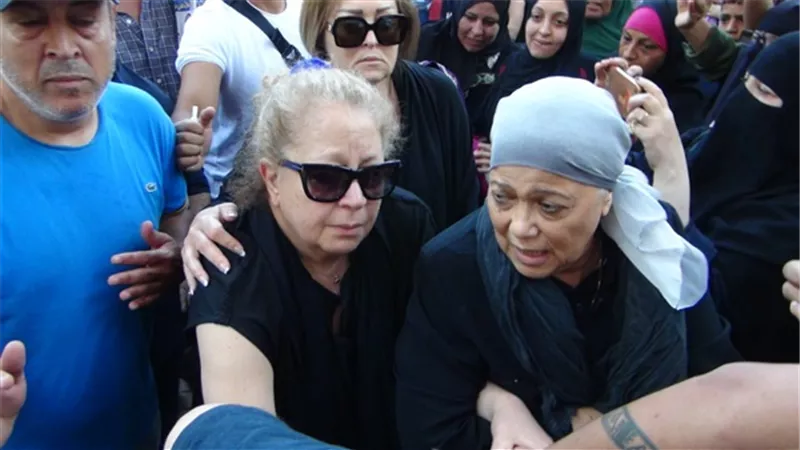 سمية الألفي تودع حب عمرها فاروق الفيشاوى