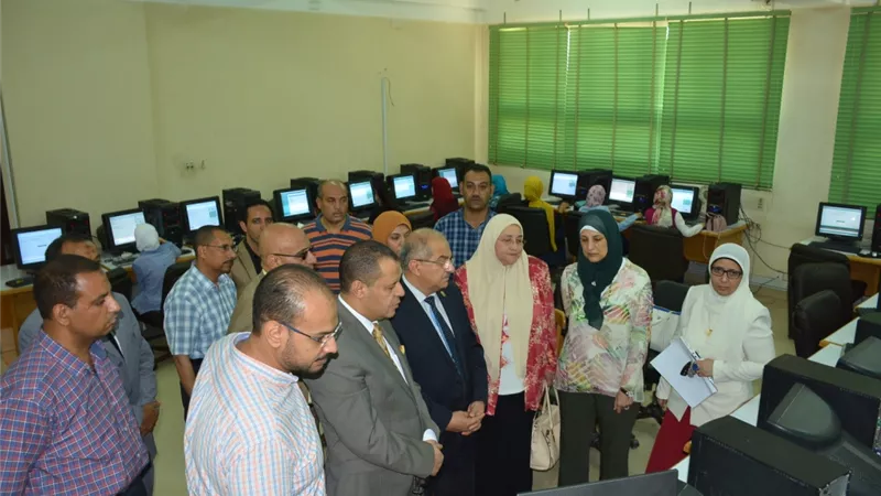 رئيس جامعة أسيوط: تطبيق إجراء الامتحان الموحد لكليات القطاع الطبي جزء من متطلبات ترخيص مزاولة المهنة