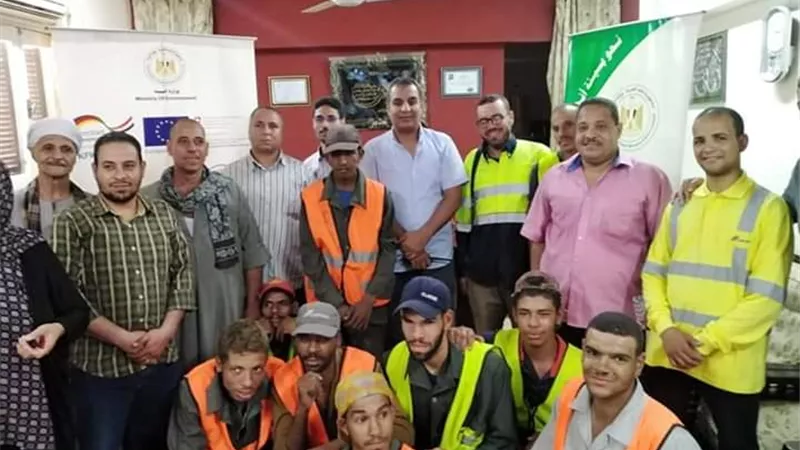 ﻷول مرة .. تكريم مواطنين وعمال نظافة لحفاظهم علي البيئة بأسيوط