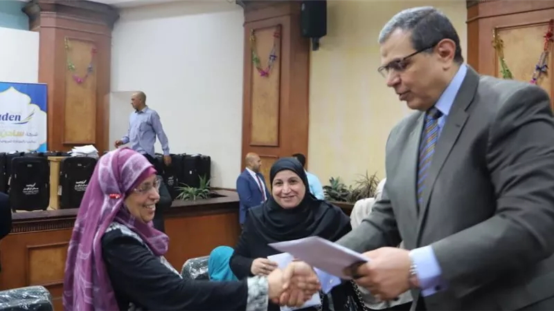 القوي العاملة تسلم 42 تأشيرة حج للعاملين