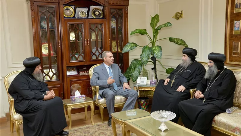 محافظ أسيوط يلتقي أساقفة 
