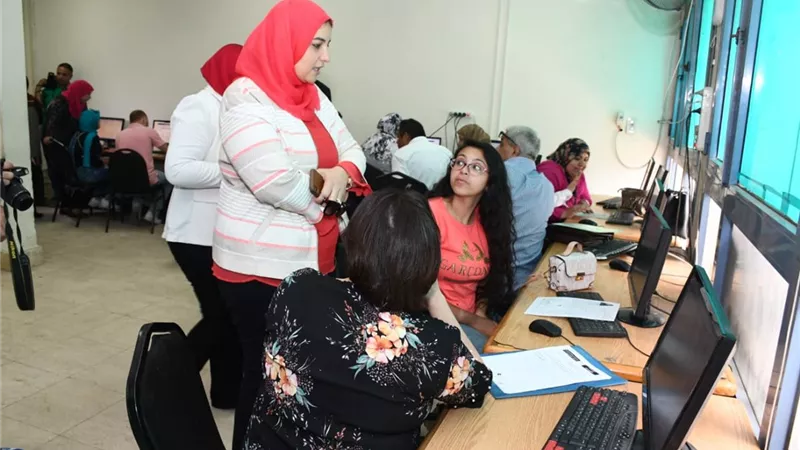 جامعة عين شمس تستقبل طلاب الشهادات الأجنبية و المعادلة لتسجيل رغباتهم إلكترونيا