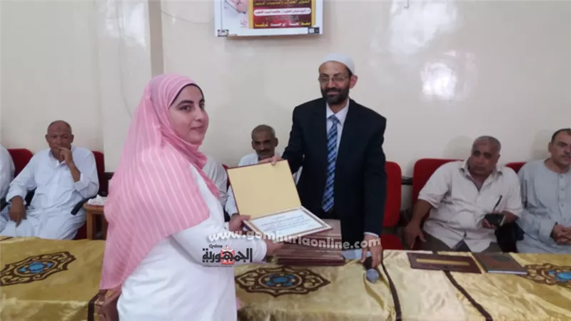 جمعية المشروعات للتنمية بصفط الحنا تكرم المتفوقين ..صور