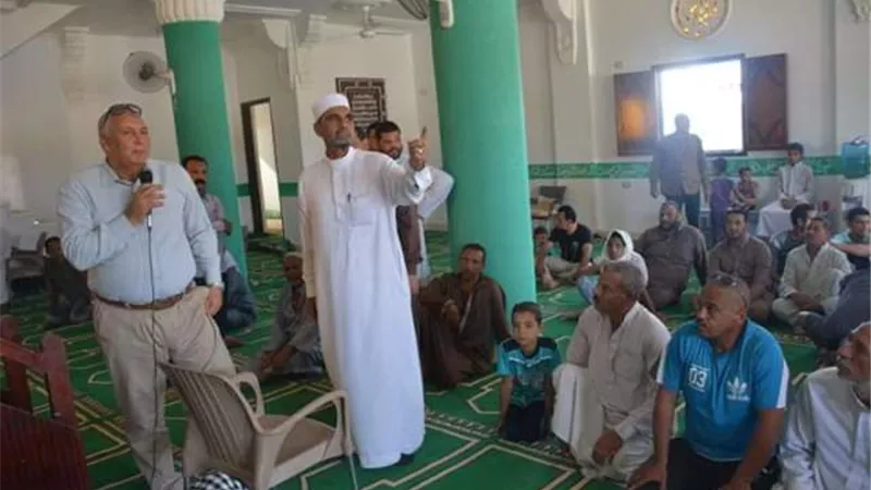 محافظ الوادي الجديد يتفقد تطوير شوارع الخارجة