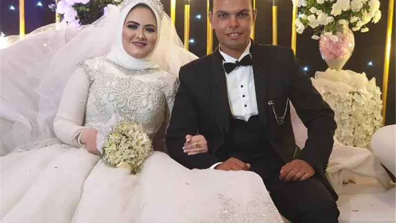 ألف مبروك للعروسين 