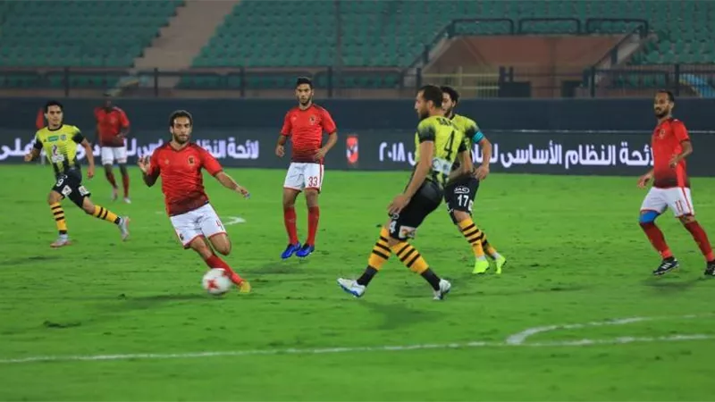 الأهلي يتقدم على المقاولون العرب بهدف نظيف في الشوط الأول.. فيديو