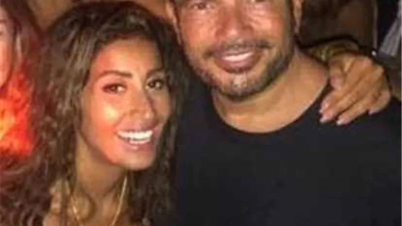 وصلة رقص لعمرو دياب ودينا الشربينى فى اليونان .. فيديو