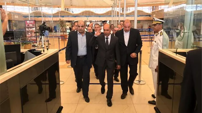 وزير الطيران المدنى في جولة تفقدية لمطار شرم الشيخ الدولى
