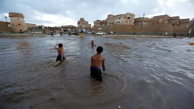 قتلى وجرحى جراء فيضانات عارمة جنوب اليمن