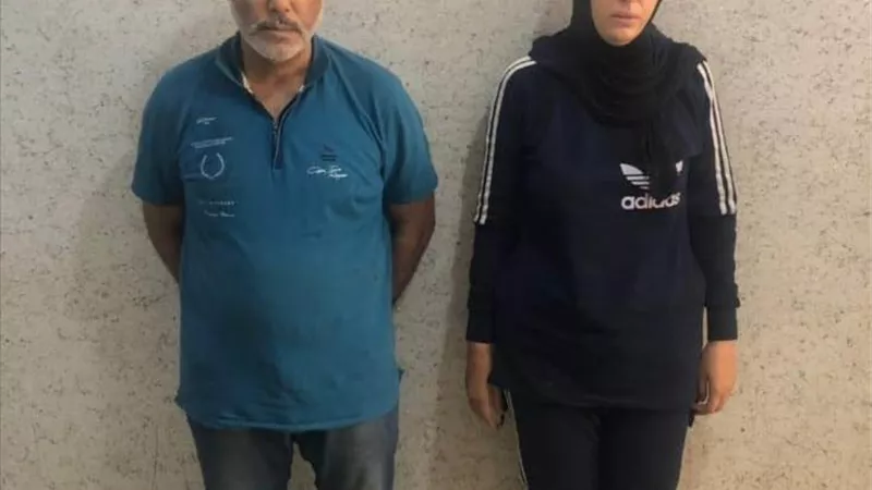 استدرجته ربة منزل لقضاء سهرة فرفشة وسلمته لزوجها