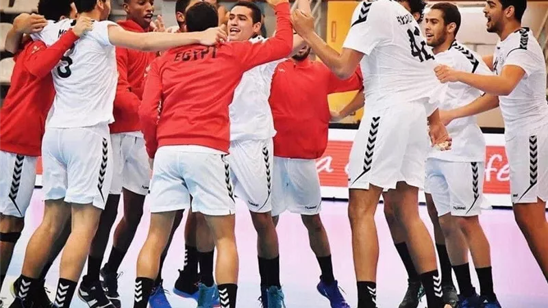 وزير الرياضة يهنئ منتخب اليد بعد تتويجه ببرونزية كأس العالم للشباب