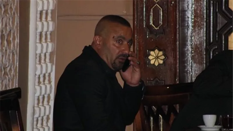 السقا يواسي أحمد الفيشاوي فى عزاء والده