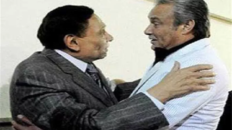الزعيم عادل إمام يتغيب عن عزاء فاروق الفيشاوي