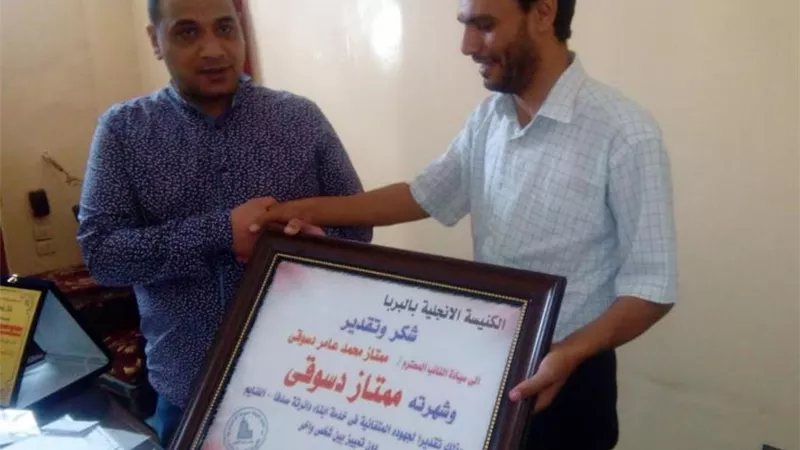 كنائس صدفا والغنايم تكرم ممتاز دسوقي عضو مستقبل وطن وتمنحه وسام التميز