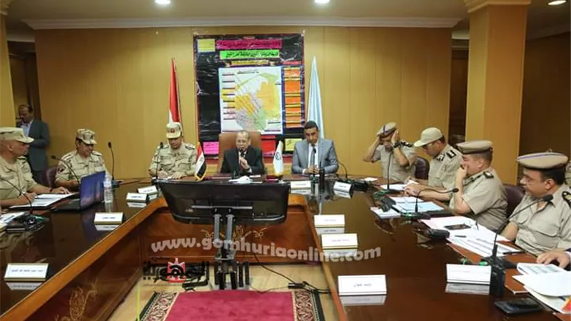 محافظ كفرالشيخ ورئيس أركان الدفاع الشعبي والعسكرى يستعرضان المشروع التعبوي