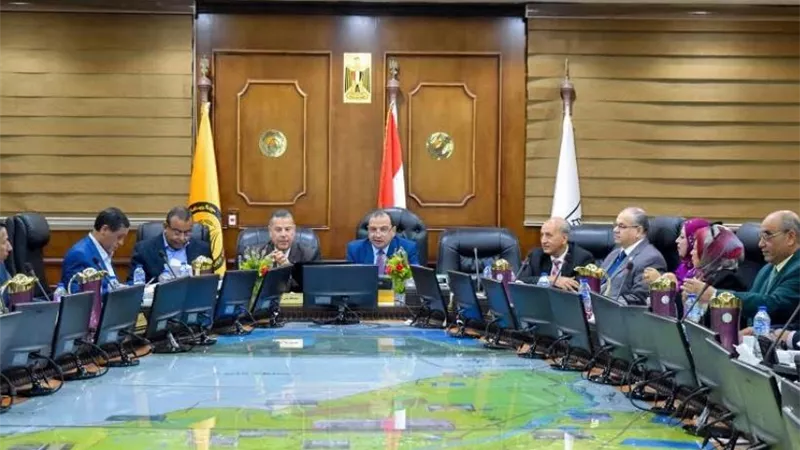 مشاركة 28 طالبا وباحثا بآداب بني سويف في مشروع تصنيف البقايا العظمية بالمتحف المصري