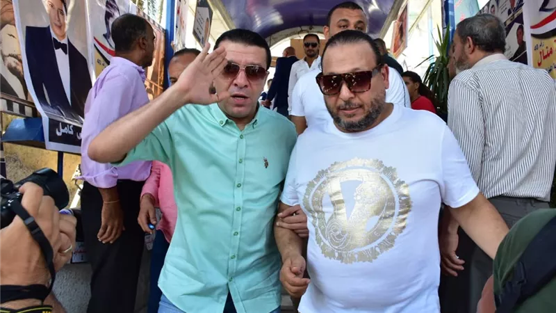وصول مصطفى كامل مقر انتخابات الموسيقيين .. صور