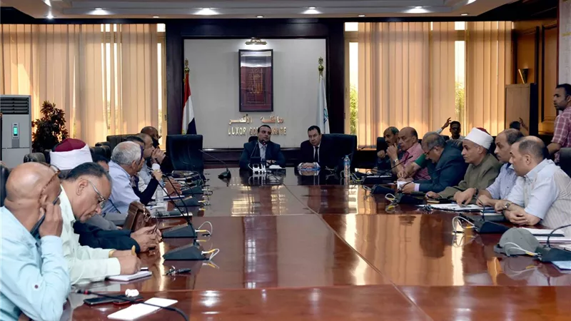 التصالح فى مخالفات البناء والتعديات والمخططات العمرانية على مائدة المجلس التنفيذى للأقصر