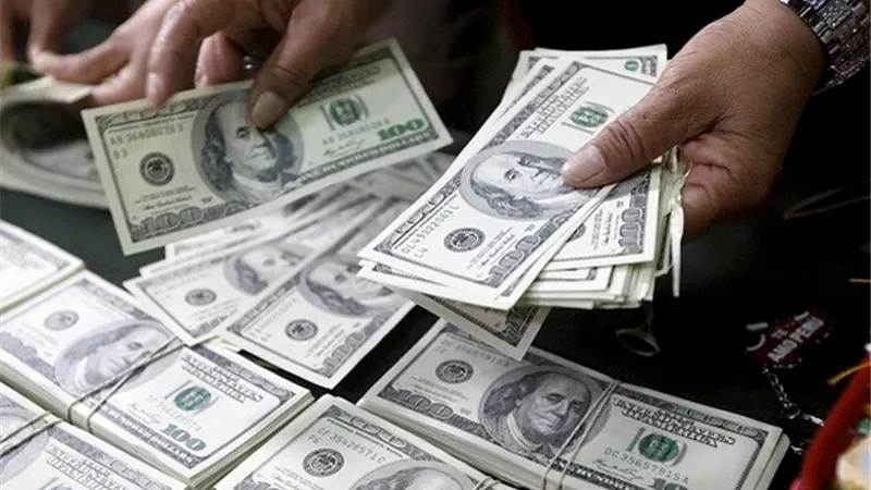 استقرار الدولار ترقبا لخفض الفائدة