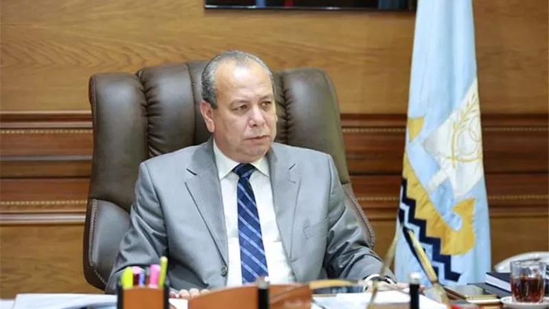 محافظ كفر الشيخ : 4 مليون جنيه لصرف أجور عمال المرحلة الاولي بالصناديق الخاصة