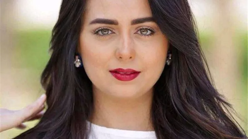تكريم هبه مجدى بهمسة للآداب و الفنون