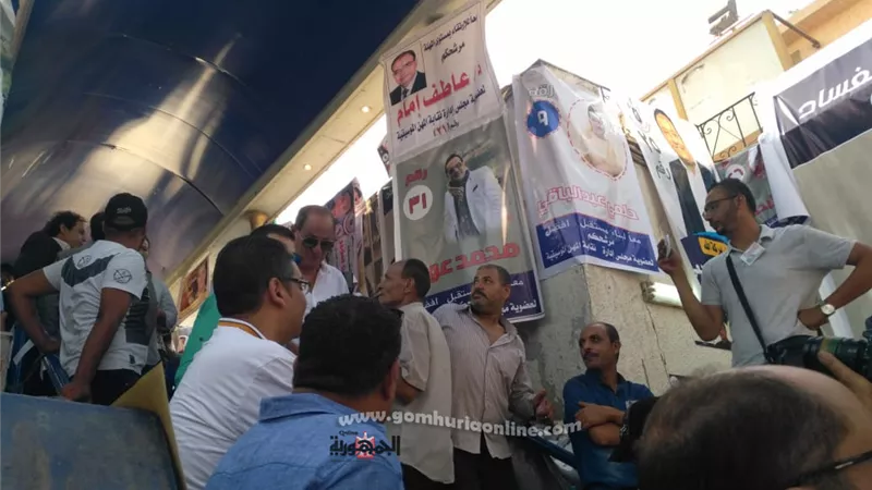 غياب المطربين والموسيقيين بانتخابات اليوم .. صور