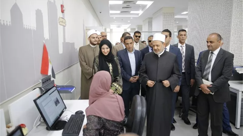 د.الطيب للعاملين بمرصد الأزهر : سنكشف للعالم أكاذيب المتطرفين
