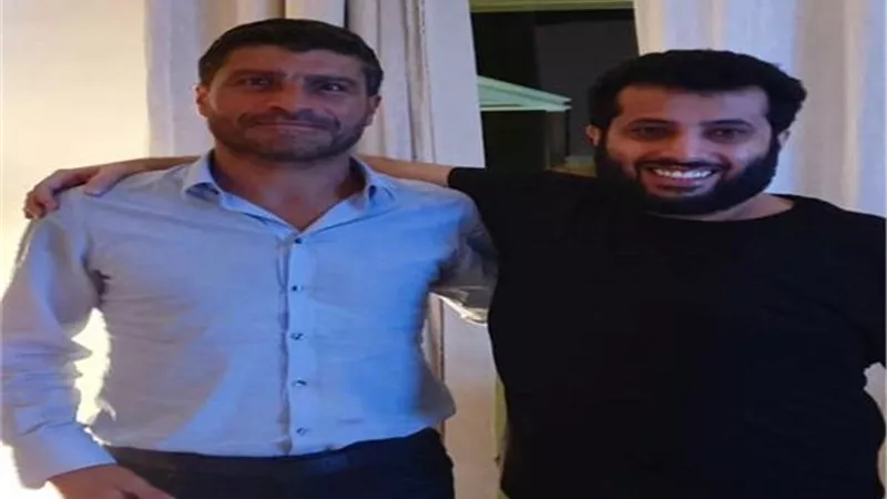 تركي آل شيخ يثير تساؤلات بنشره صورة مع مدرب الزمالك المحتمل