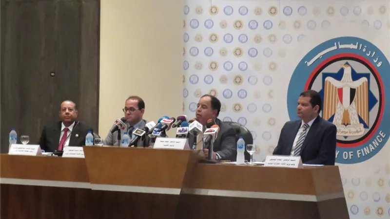 رئيس مصلحة الضرائب: الإقرارات المميكنة تستهدف التيسير على الممولين