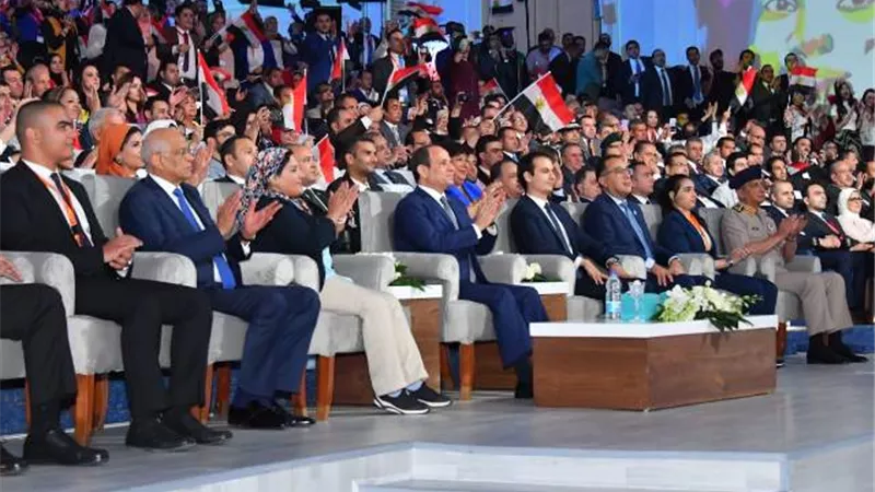 الرئيس السيسي: تحويل نموذج محاكاة الدولة المصرية الى حالة حوارية دائمة