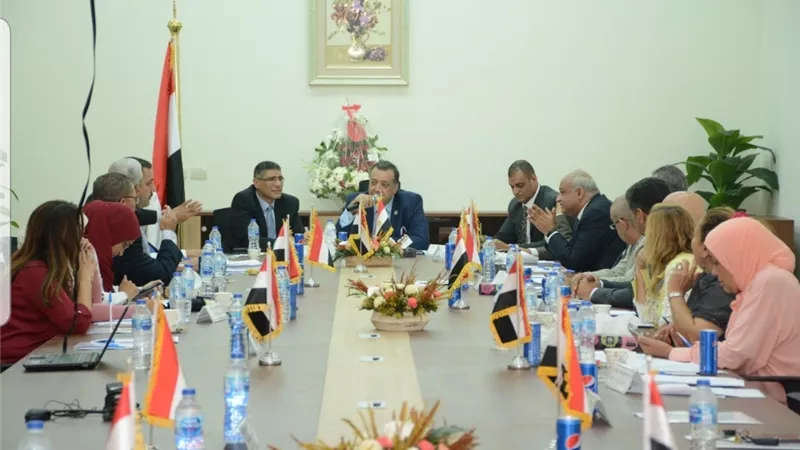 مجلس أمناء القاهرة الجديد يضع حلولاً لحل أزمات المدينة
