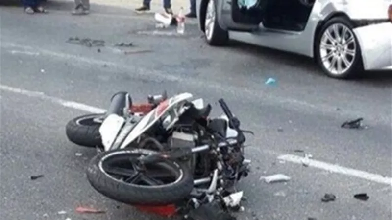 مصرع شخص وإصابة آخر فى حادث اصطدام دراجة بخارية بمقطورة