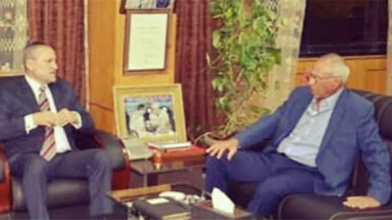 محافظ الإسماعيلية يبحث تطورات الأوضاع بالنادي الاسماعيلى