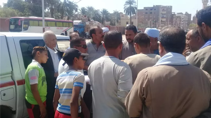 امين اعلام مستقبل وطن باسيوط يتدخل لحل مشكلة موقف قرية باقور بابوتيج