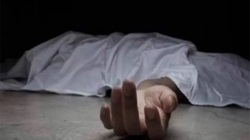 رفضت زوجته الانفاق عليه فطعنها حتى الموت