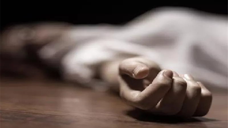 طالبته بمعرفة ماضيه قبل الزواج . . فقتلها فى الشارع.. صور