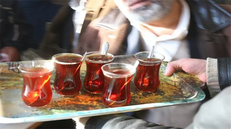 7 فوائد مذهلة للشاي الأسود