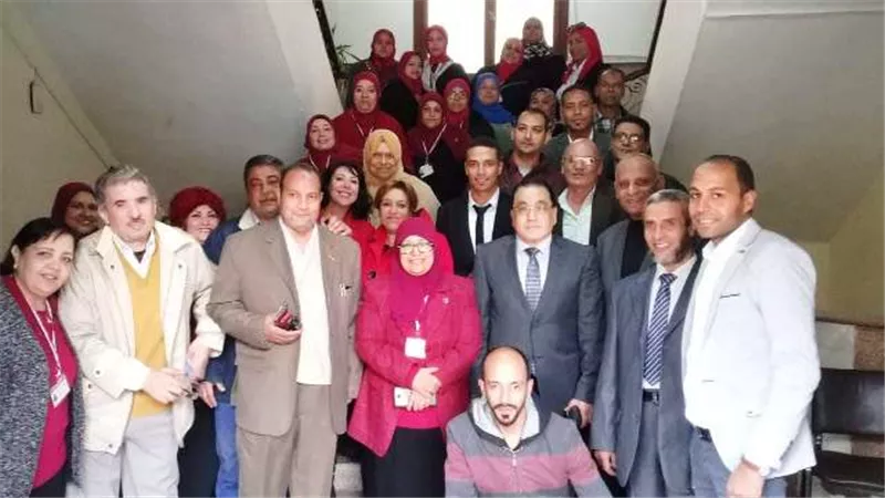 المواطنين يشيدوا بخدمات المركز التكنولوجى بحى المعادى بالصور