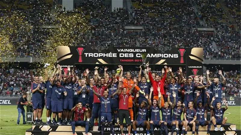 باريس سان جيرمان يتوج بطلا لكأس السوبر الفرنسي